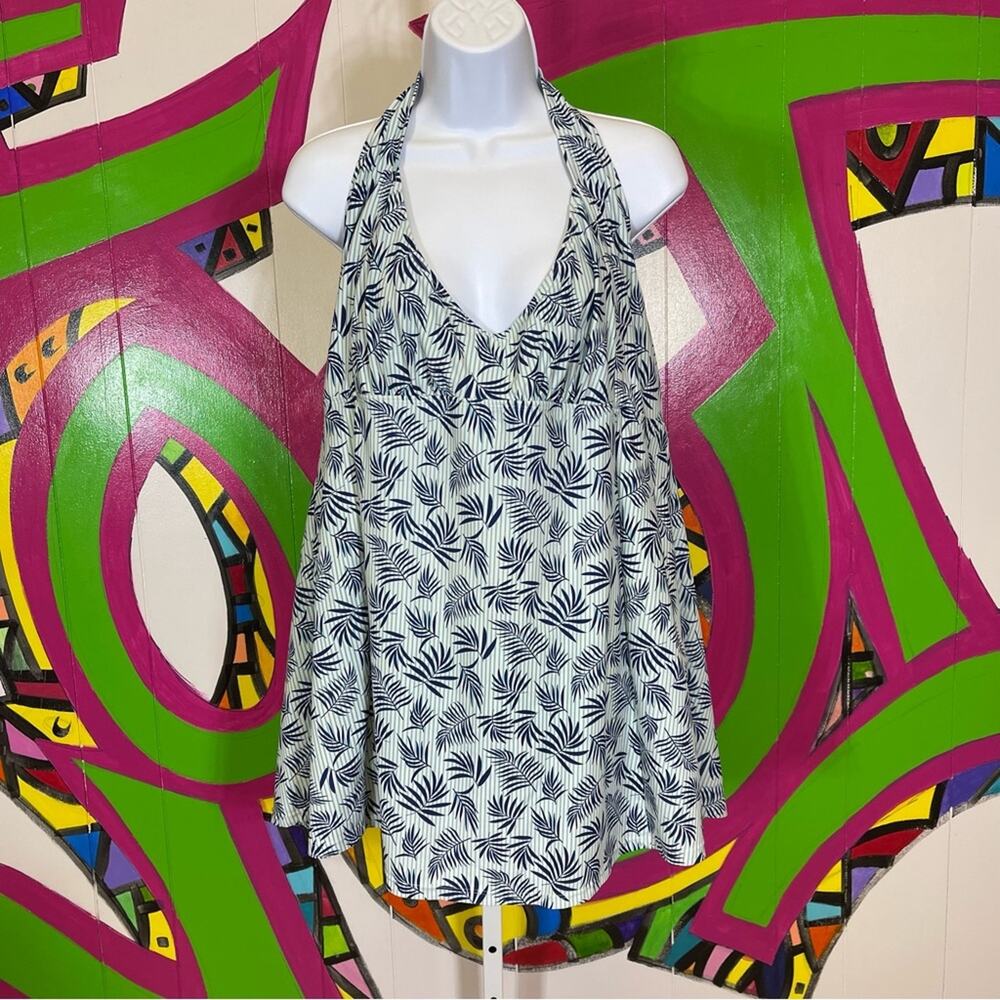 Basic Editions, Chic Halter Top Swim Suit with Leaf Print. Size 2x.